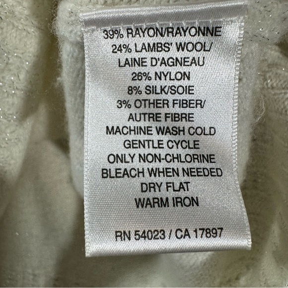 Old Navy Y2K Lamb’s Wool Silk Cozy Sweater Off White metallic - Picture 8 of 9